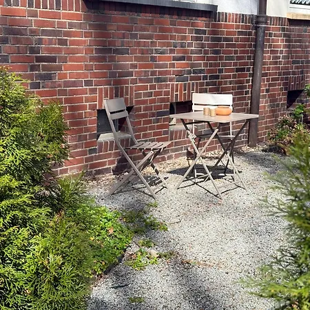 56qm Erdgeschoss-wohnung Zentral In Ehrenfeld Mit Balkon - Friederika Ii Apartment *