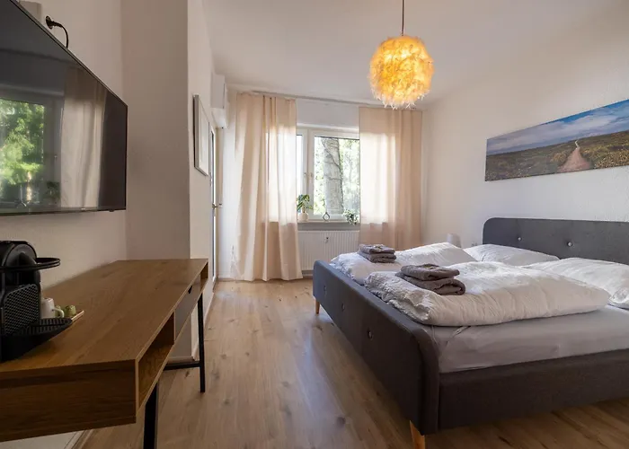 56qm Erdgeschoss-wohnung Zentral In Ehrenfeld Mit Balkon - Friederika Ii * 波鸿