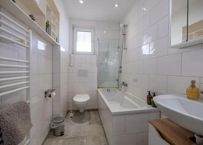 56qm Erdgeschoss-wohnung Zentral In Ehrenfeld Mit Balkon - Friederika Ii