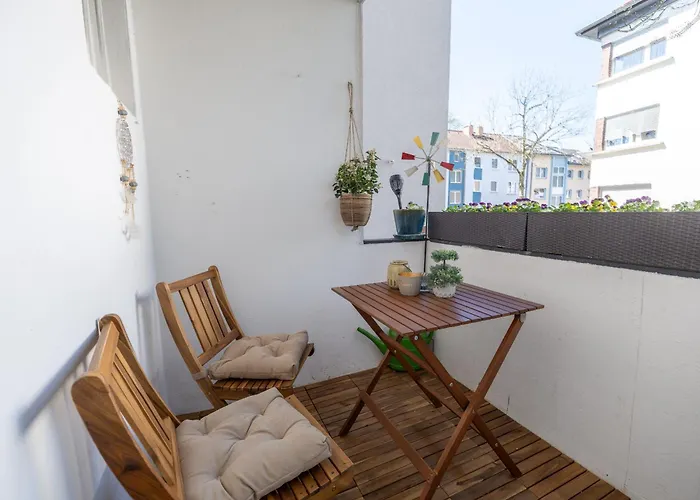 Apartmán 56qm Erdgeschoss-wohnung Zentral In Ehrenfeld Mit Balkon - Friederika Ii